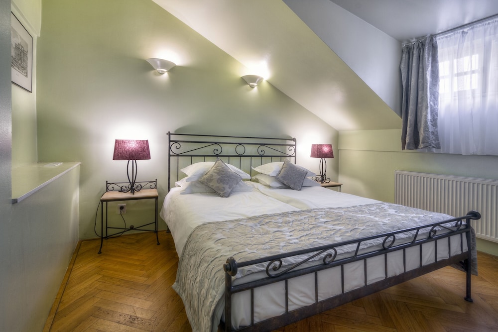 Black Star Suites — Hotel rooms in Prague, Prague