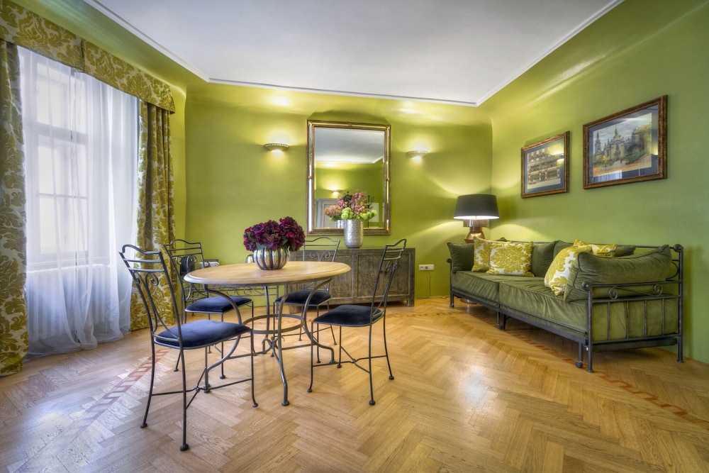 Black Star Suites — Hotel rooms in Prague, Prague