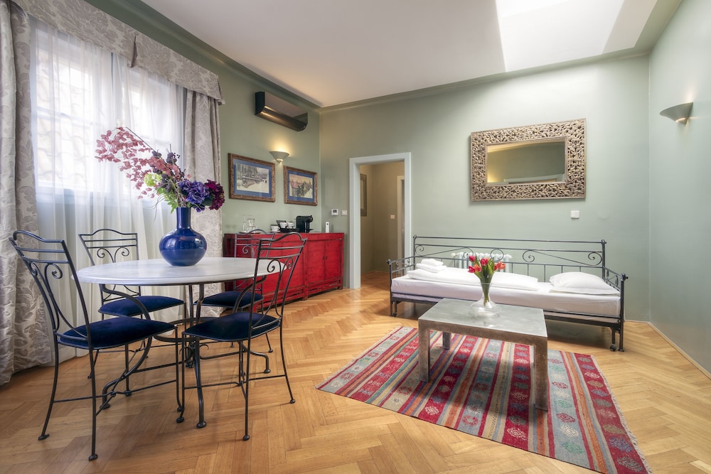 Black Star Suites — Hotel rooms in Prague, Prague