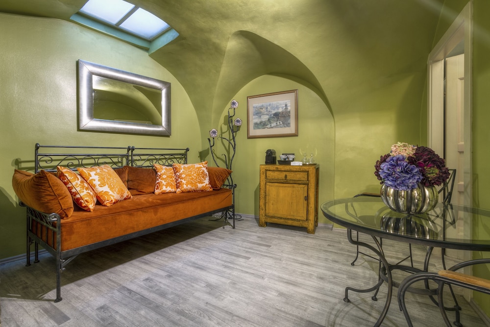Black Star Suites — Hotel rooms in Prague, Prague