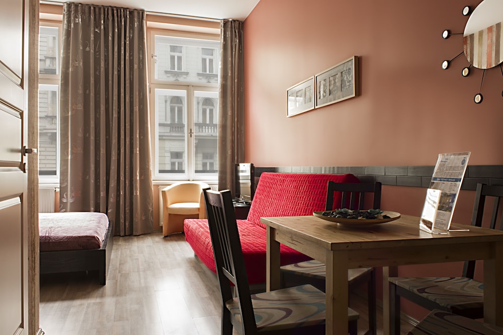 Royal Court Apartments — Hotel rooms in Prague, Prague