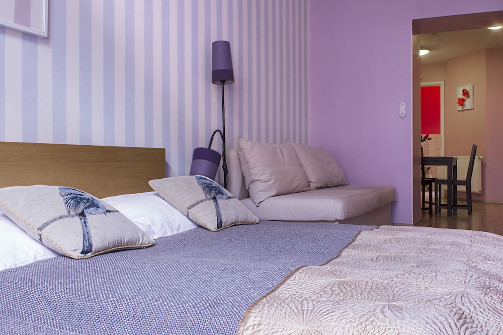 Royal Court Apartments — Hotel rooms in Prague, Prague