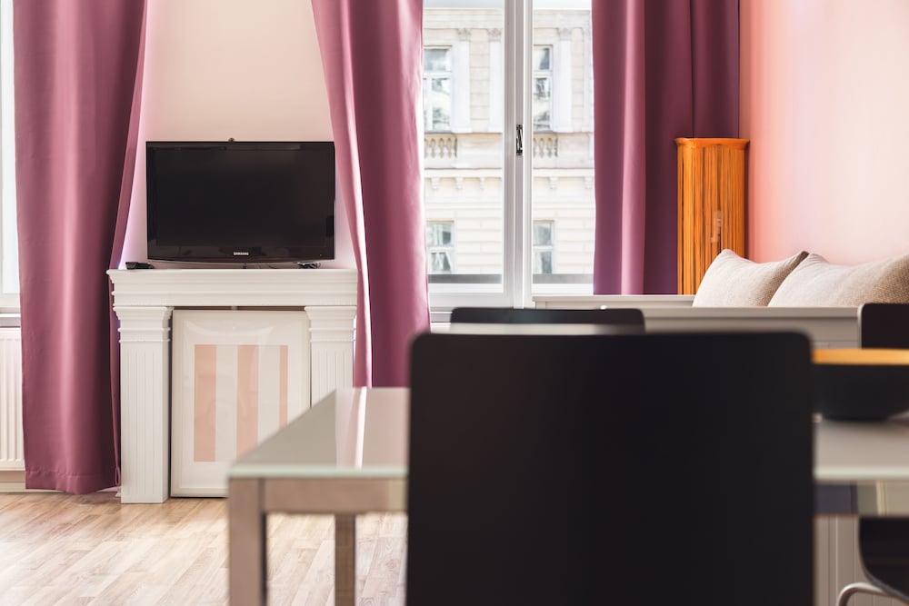 Royal Court Apartments — Hotel rooms in Prague, Prague