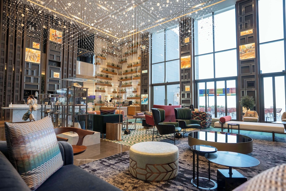 Hyatt Centric Jumeirah Dubai — Restaurant & bars in Dubai