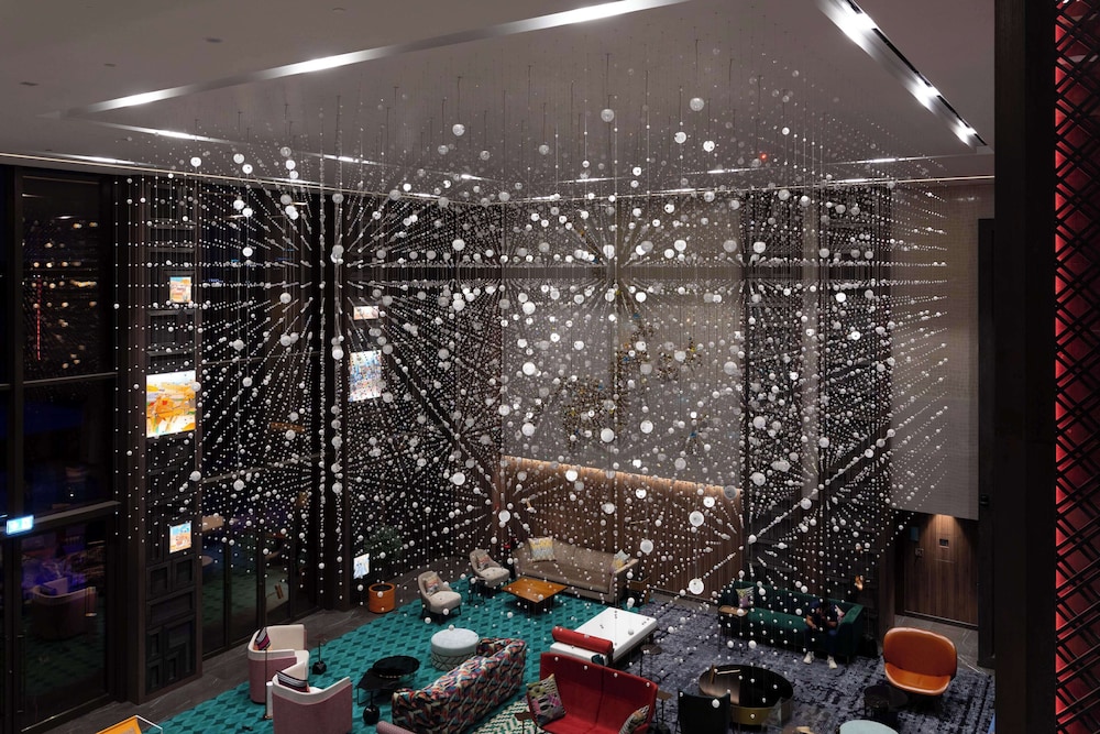 Hyatt Centric Jumeirah Dubai — Restaurant & bars in Dubai