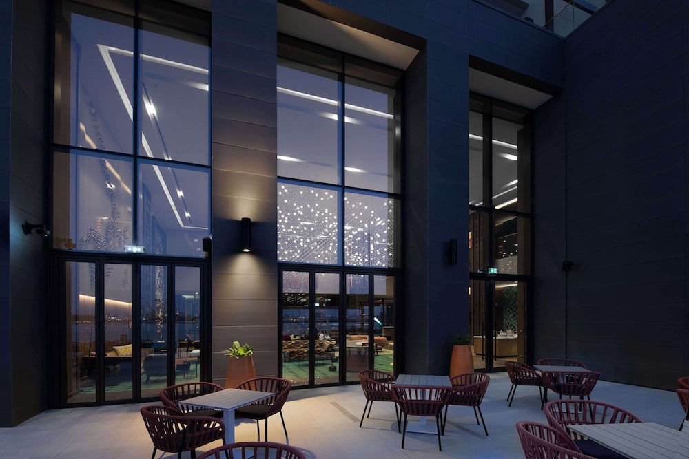 Hyatt Centric Jumeirah Dubai — Restaurant & bars in Dubai