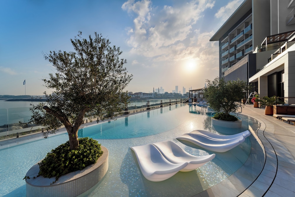 Hyatt Centric Jumeirah Dubai — Swimming pool in Dubai