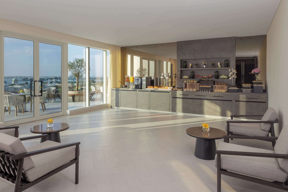 Avani+ Palm View Dubai Hotel & Suites — Restaurant & bars in Dubai