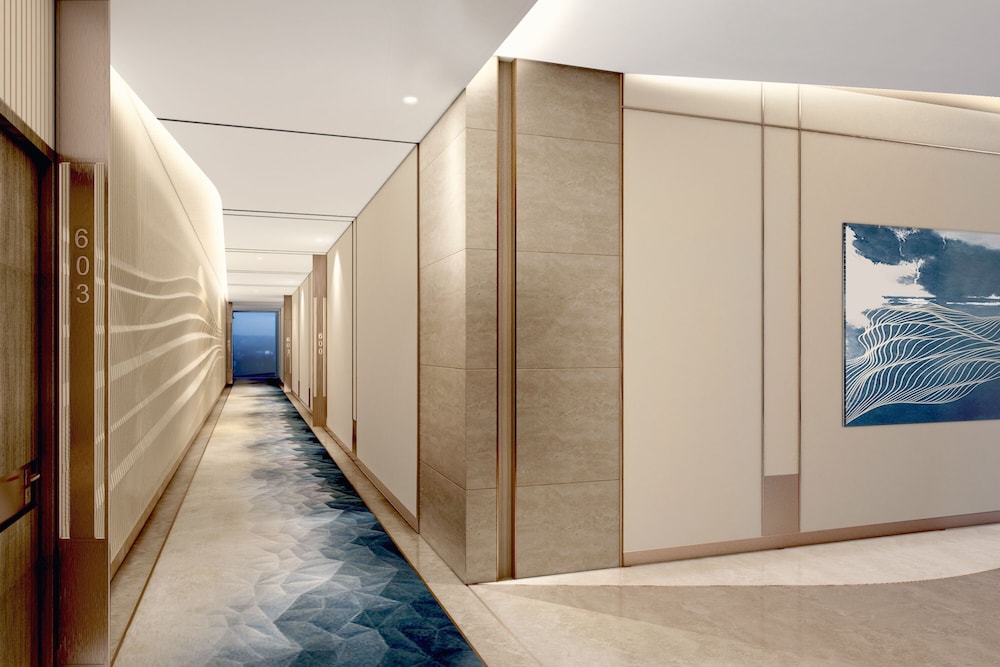 Avani+ Palm View Dubai Hotel & Suites — Hotel building in Dubai