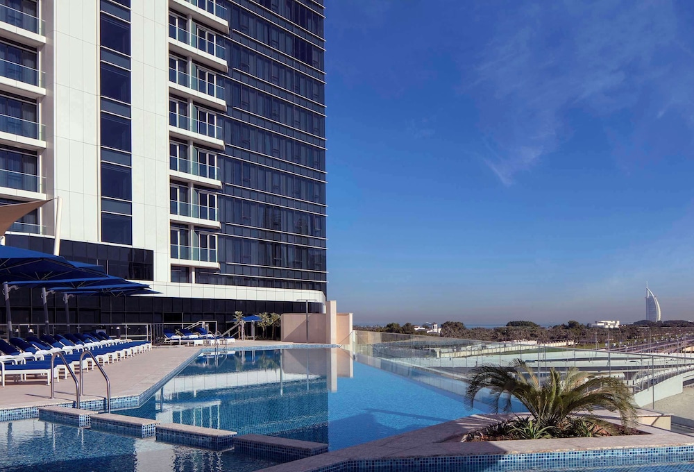 Avani+ Palm View Dubai Hotel & Suites — Swimming pool in Dubai