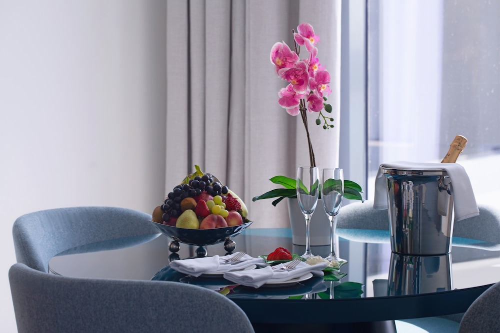C Central Hotel and Resort The Palm — Hotel rooms in Dubai