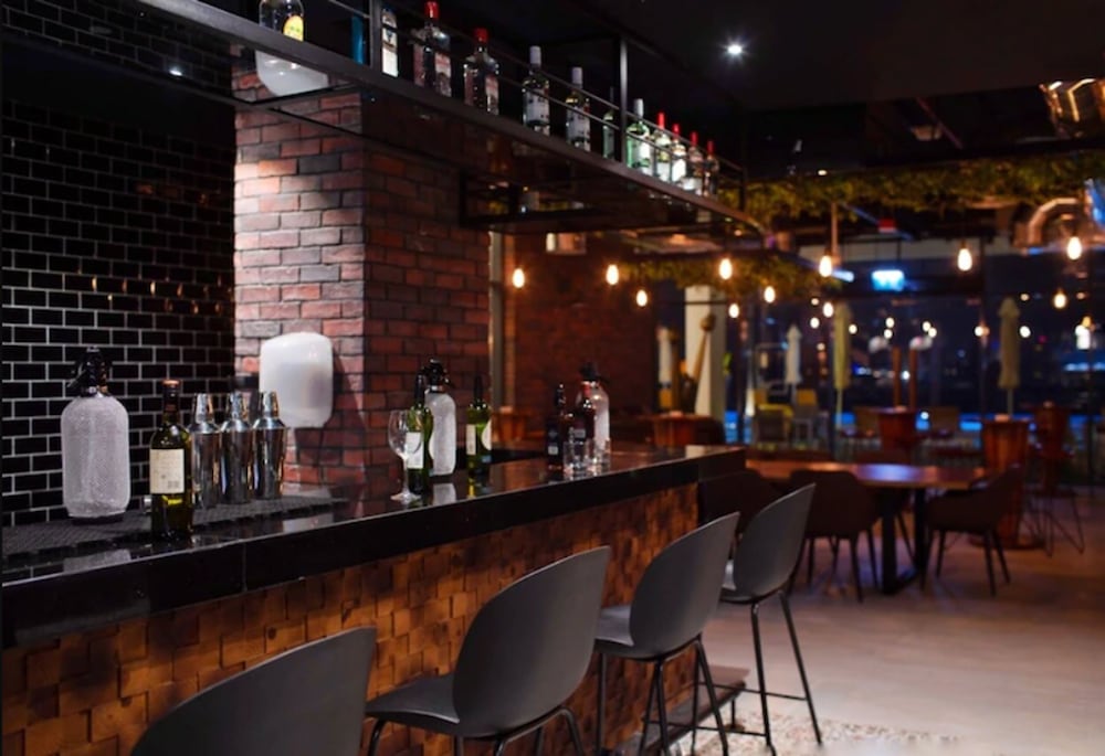 C Central Hotel and Resort The Palm — Restaurant & bars in Dubai
