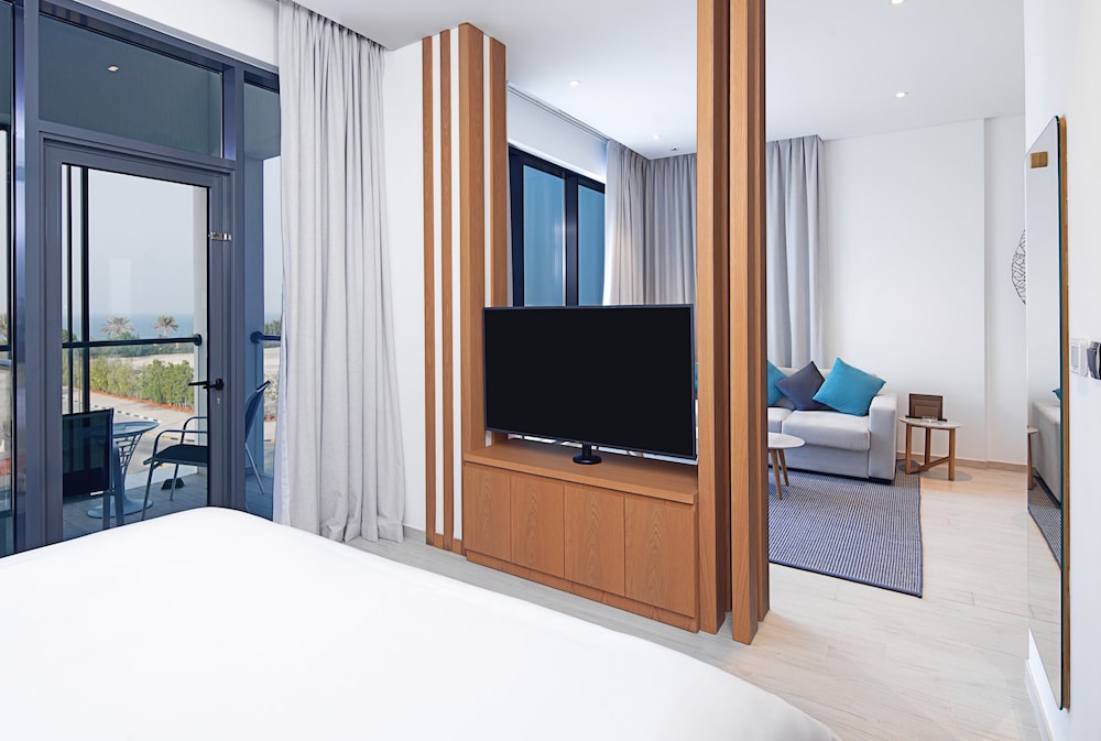 C Central Hotel and Resort The Palm — Hotel rooms in Dubai