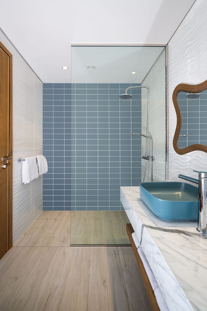 C Central Hotel and Resort The Palm — Hotel rooms in Dubai