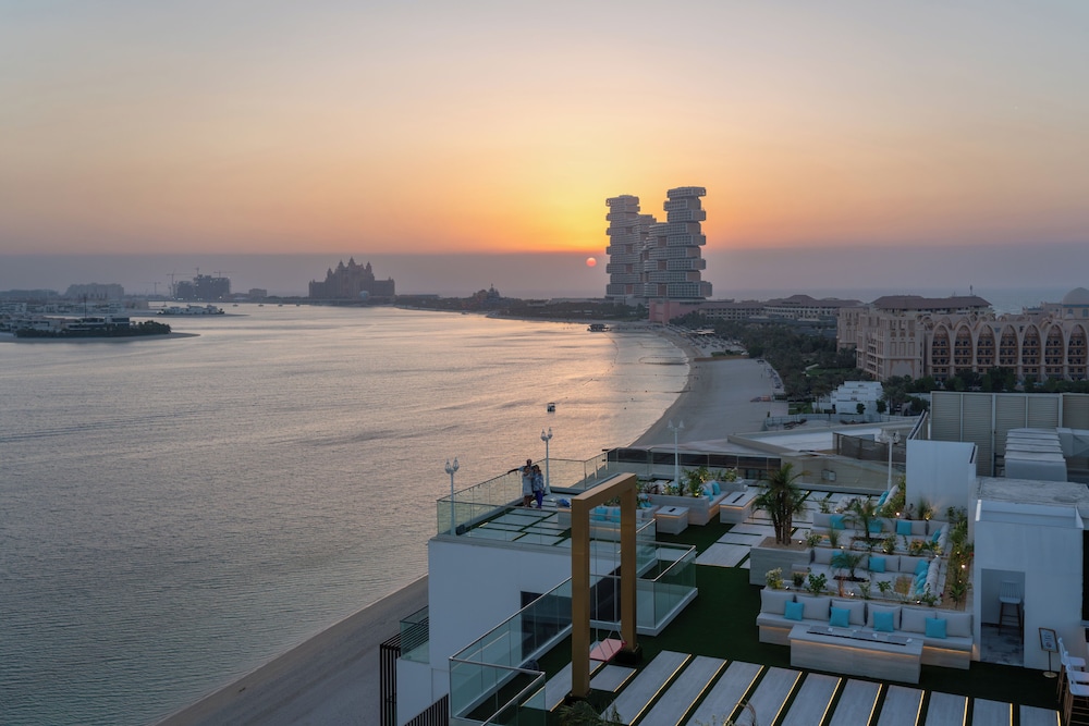 C Central Hotel and Resort The Palm — Attractions in the area in Dubai