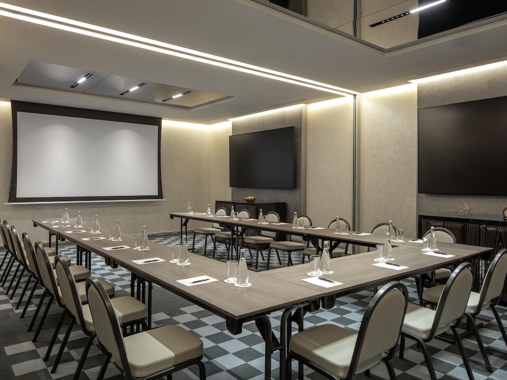 Hyde Hotel Dubai — Restaurant & bars in Dubai