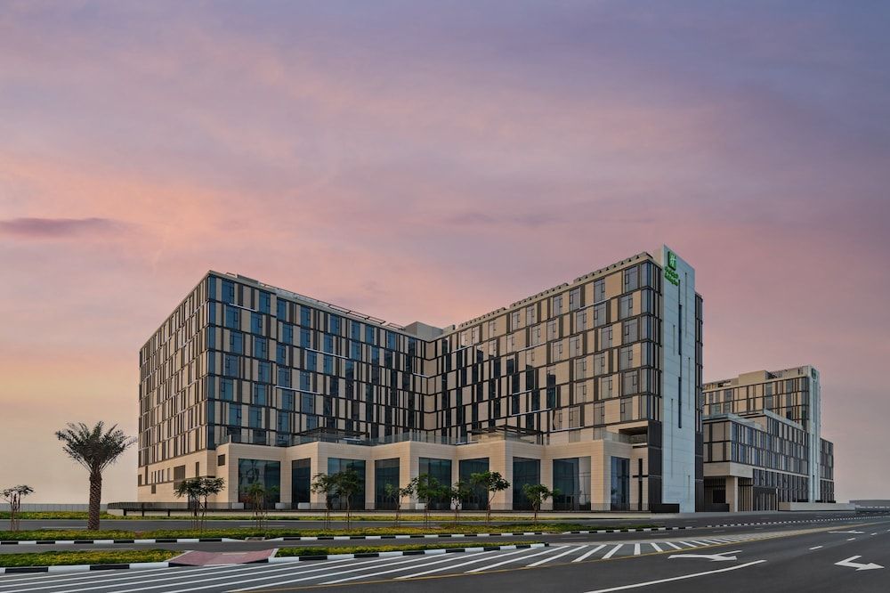 Holiday Inn Dubai Al-Maktoum Airport by IHG - zdjęcie 4