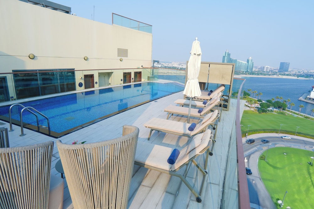 Pavilion Hotel Al Jaddaf Managed by Nooa — Swimming pool in Dubai