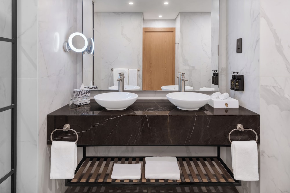 Paramount Hotel Midtown — Hotel rooms in Dubai