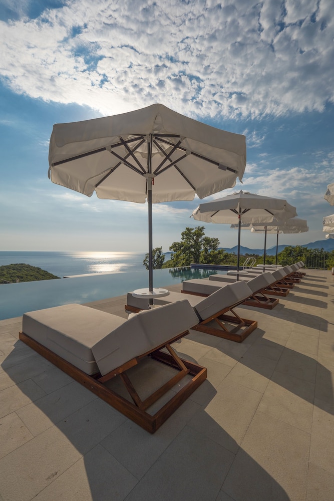 Vivid Blue Serenity Resort - zdjęcie 2