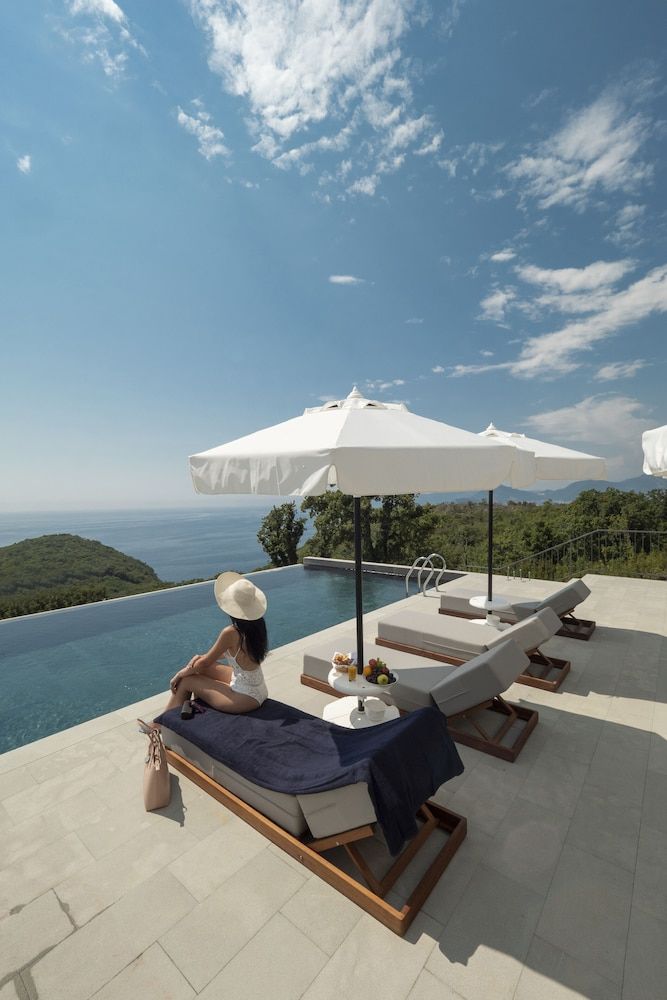 Vivid Blue Serenity Resort
