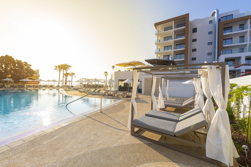 Leonardo Crystal Cove & Spa by the sea - Adults Only — Swimming pool in Protaras, Famagusta Region
