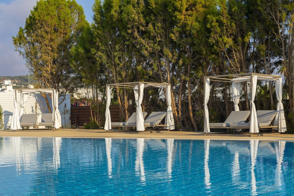 Leonardo Crystal Cove & Spa by the sea - Adults Only — Swimming pool in Protaras, Famagusta Region