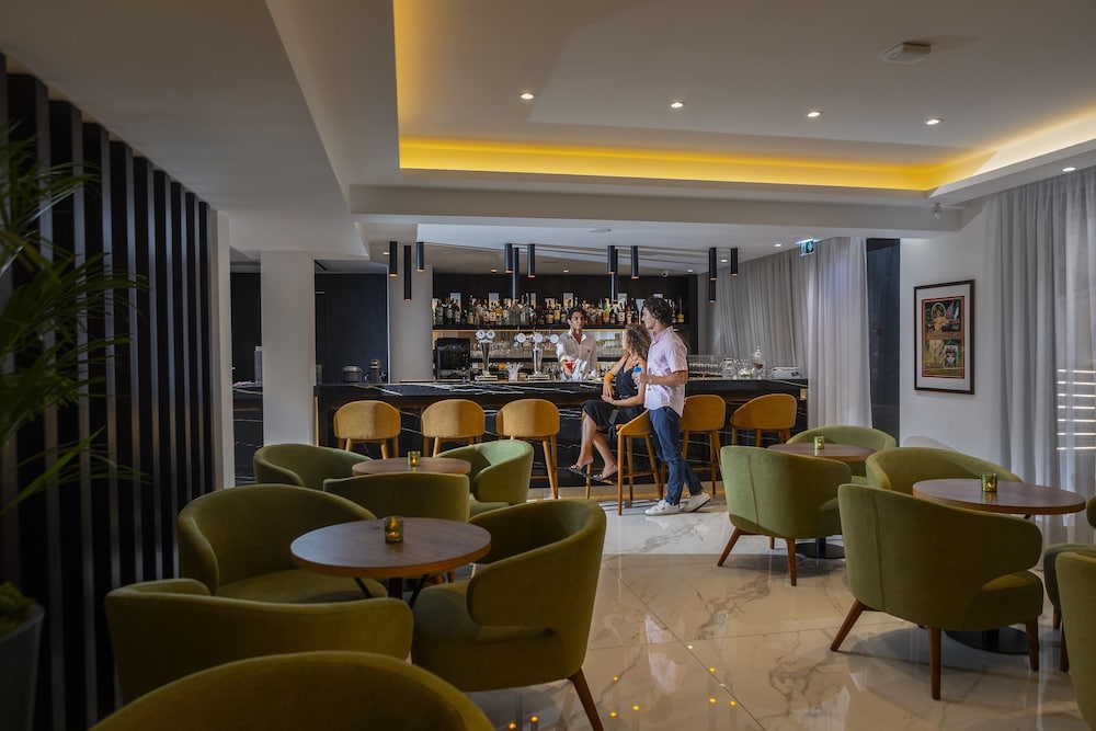 Leonardo Crystal Cove & Spa by the sea - Adults Only — Restaurant & bars in Protaras, Famagusta Region
