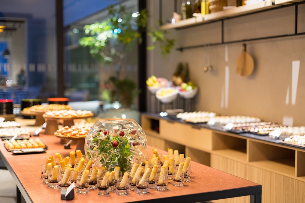 Hotel Indigo Larnaca by IHG — Restaurant in Larnaca, Larnaca Region