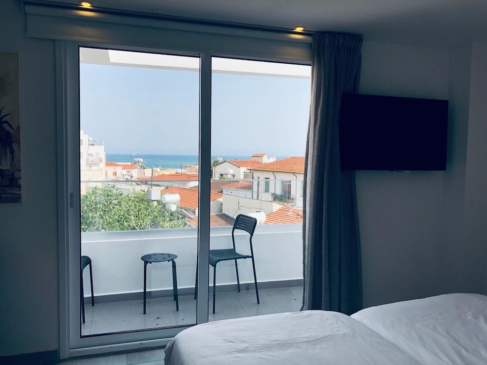 White 11 — Hotel rooms in Larnaca, Larnaca Region