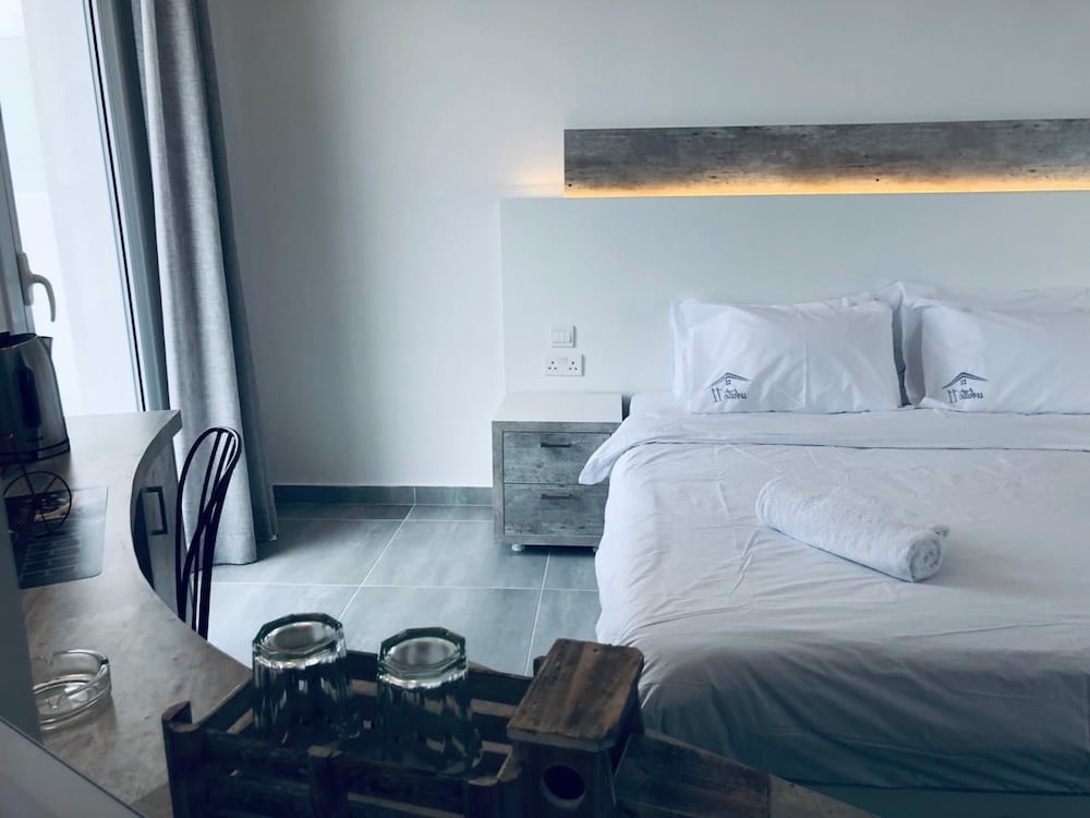 White 11 — Hotel rooms in Larnaca, Larnaca Region