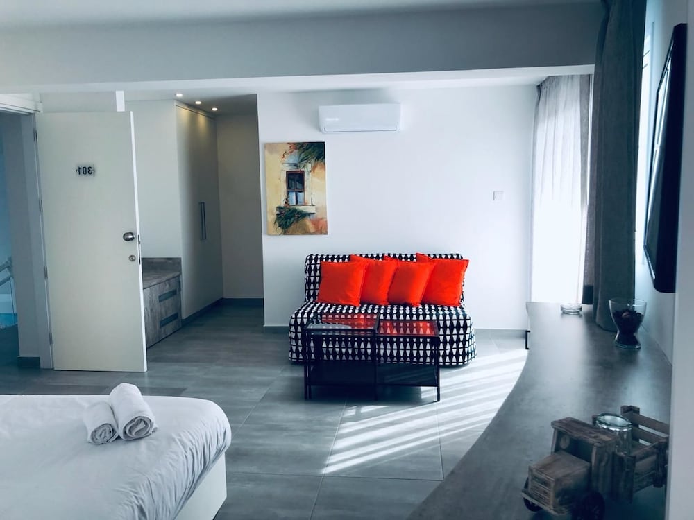 White 11 — Hotel rooms in Larnaca, Larnaca Region