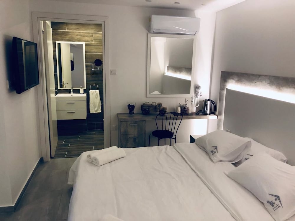 White 11 — Hotel rooms in Larnaca, Larnaca Region