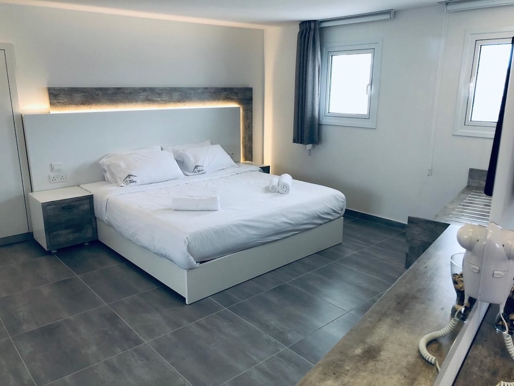 White 11 — Hotel rooms in Larnaca, Larnaca Region
