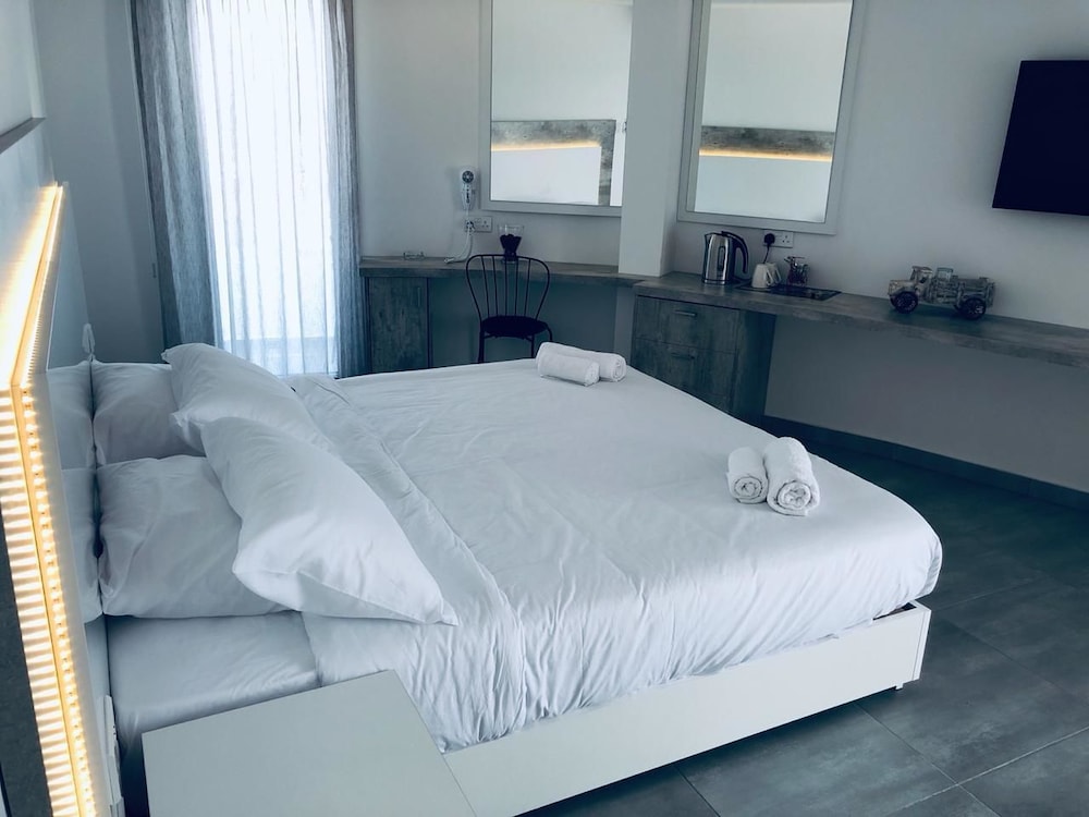 White 11 — Hotel rooms in Larnaca, Larnaca Region