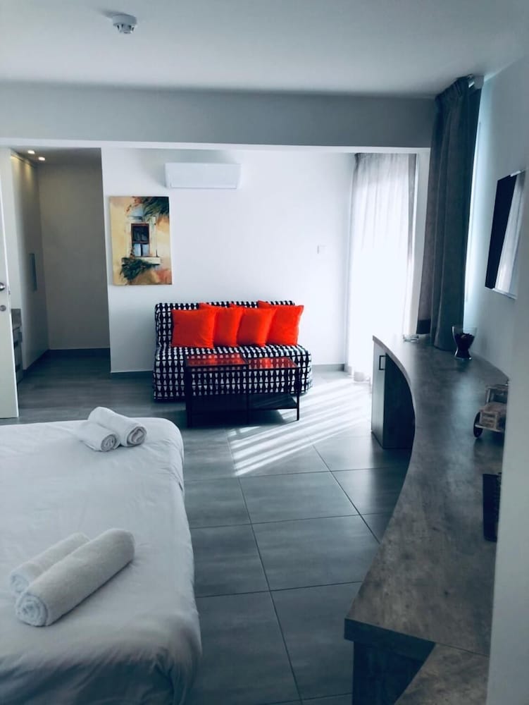 White 11 — Hotel rooms in Larnaca, Larnaca Region