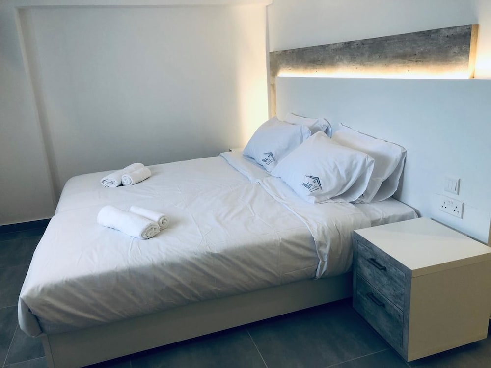 White 11 — Hotel rooms in Larnaca, Larnaca Region