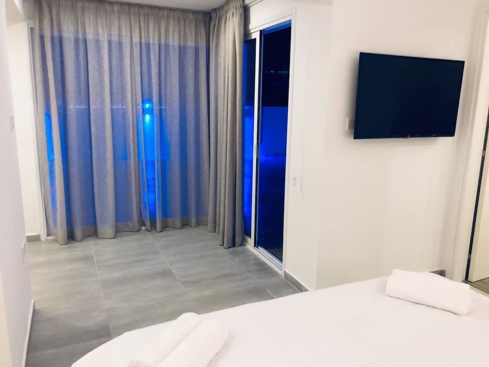 White 11 — Hotel rooms in Larnaca, Larnaca Region