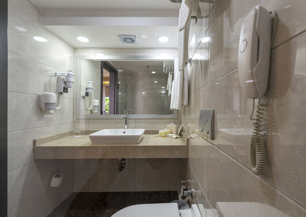 Salamis Bay Conti Hotel - All inclusive — Hotel rooms in Trikomo, Famagusta Region