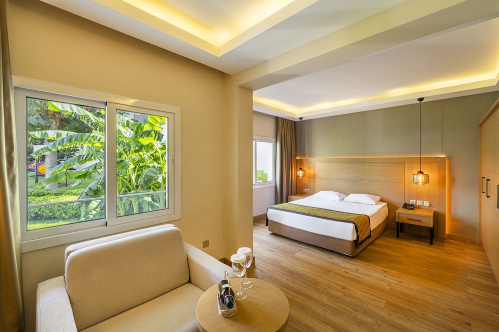 Salamis Bay Conti Hotel - All inclusive — Hotel rooms in Trikomo, Famagusta Region
