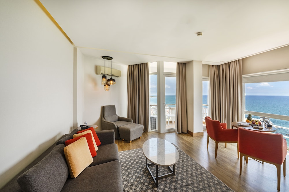 Salamis Bay Conti Hotel - All inclusive — Hotel rooms in Trikomo, Famagusta Region