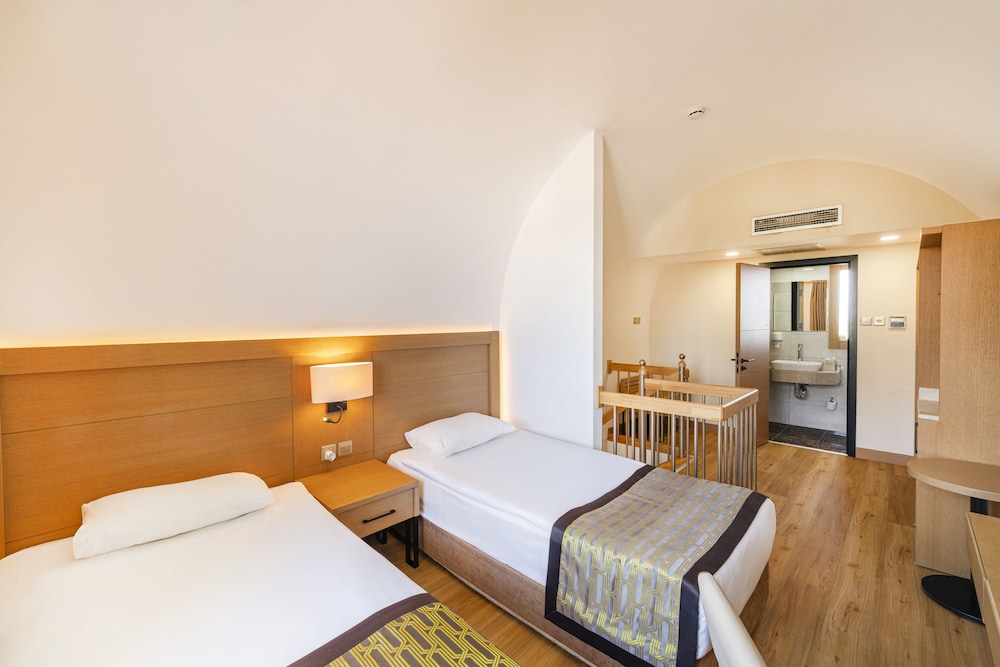 Salamis Bay Conti Hotel - All inclusive — Hotel rooms in Trikomo, Famagusta Region