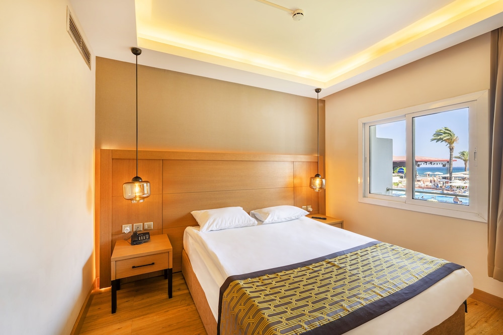 Salamis Bay Conti Hotel - All inclusive — Hotel rooms in Trikomo, Famagusta Region
