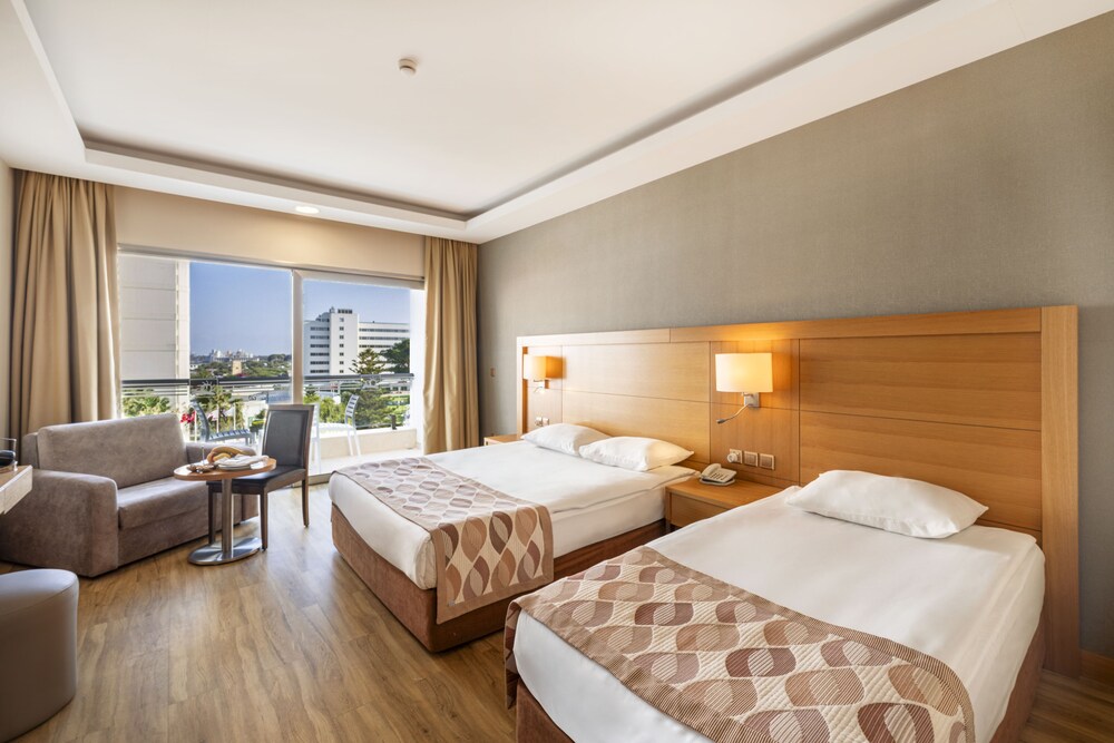 Salamis Bay Conti Hotel - All inclusive — Hotel rooms in Trikomo, Famagusta Region