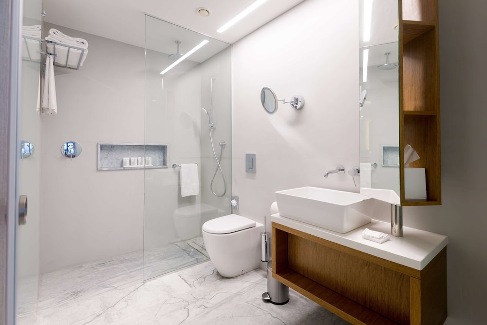 Radisson Beach Resort Larnaca — Hotel rooms in Oroklini, Larnaca Region