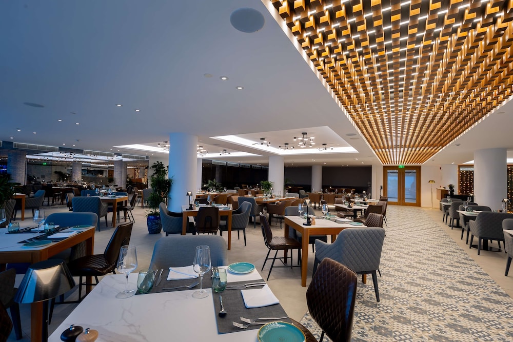 Radisson Beach Resort Larnaca — Restaurant & bars in Oroklini, Larnaca Region