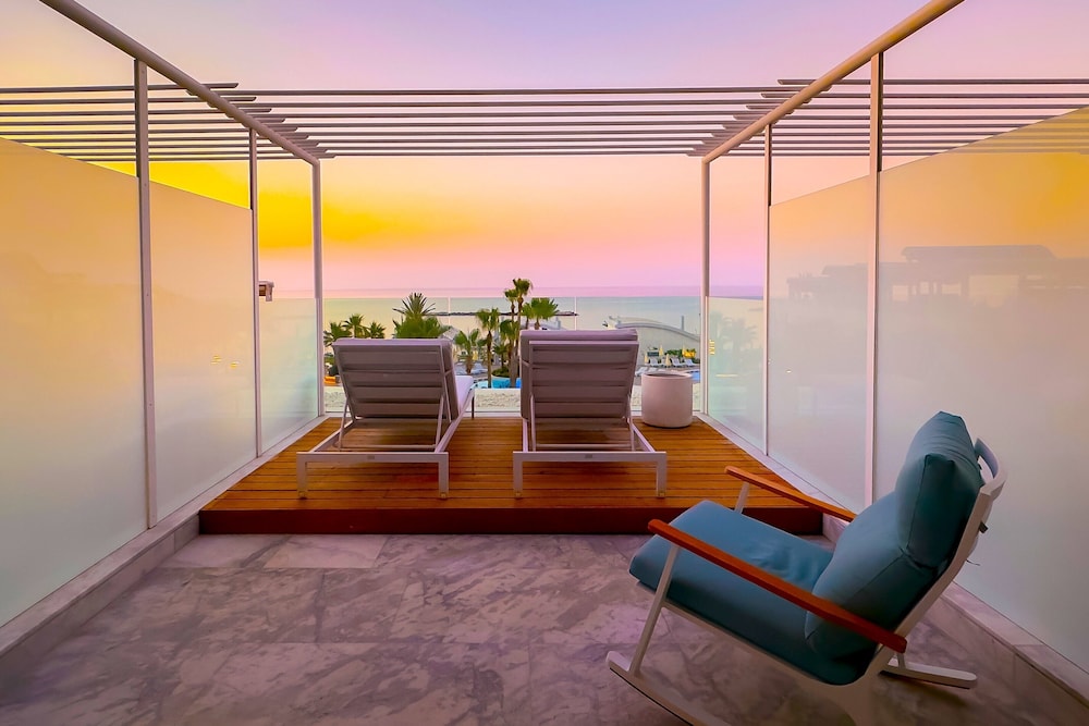 Radisson Beach Resort Larnaca — Hotel rooms in Oroklini, Larnaca Region
