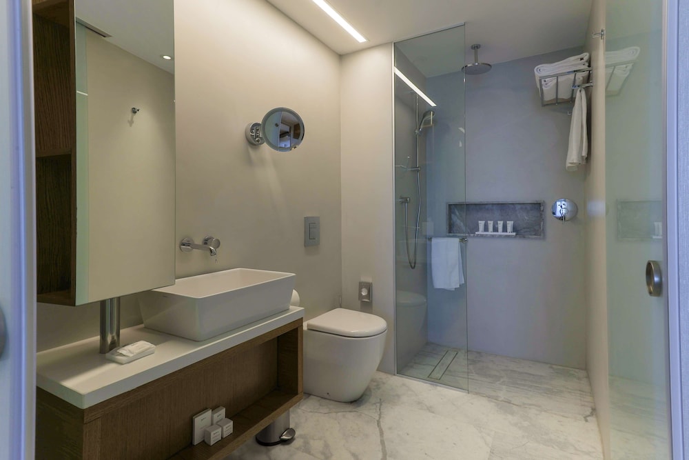 Radisson Beach Resort Larnaca — Hotel rooms in Oroklini, Larnaca Region