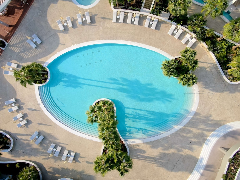 Radisson Beach Resort Larnaca — Swimming pool in Oroklini, Larnaca Region