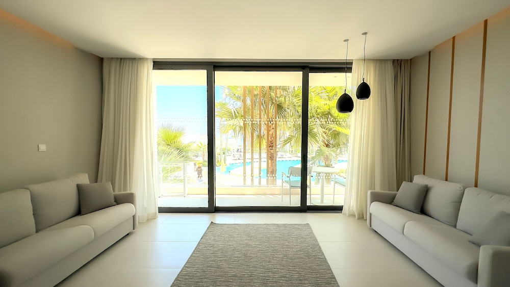 Radisson Beach Resort Larnaca — Beach in Oroklini, Larnaca Region